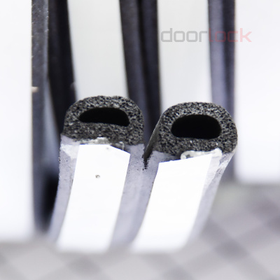Уплотнитель дверной DOORLOCK EPDM D-образный, черный, самоклеящийся, рулон 100м
